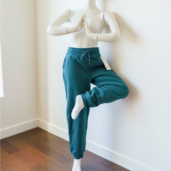 lululemon athletica Pants - NWT Lululemon Scuba HR Relaxed Jogger Green GRN Size 4